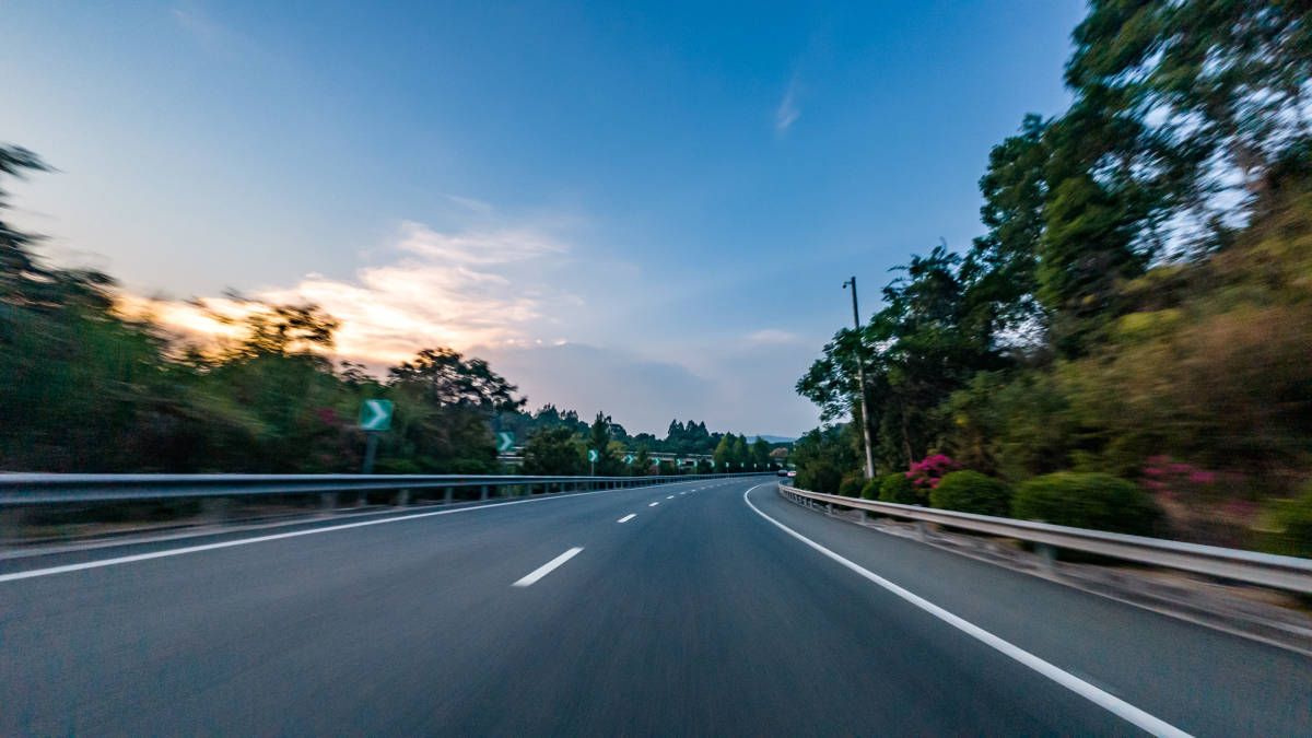高速公路沿线安全监测系统，为出行保驾护航